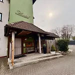 Hotel Kraus Ruhiges In Bielefeld-heepen, Kostenloser Parkplatz