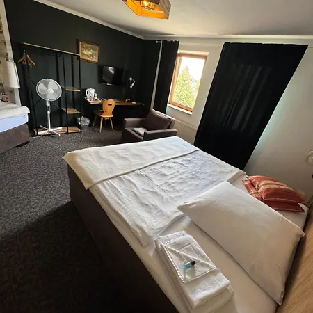 Hotel Kraus - Zentral In Bielefeld-Heepen, Gratis Parken, 24H Check-In Hotel