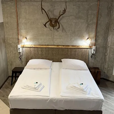 Hotel Kraus - Zentral In Bielefeld-Heepen, Gratis Parken, 24H Check-In Hotel *