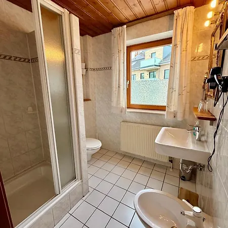 Kraus - Zentral In Bielefeld-heepen, Gratis Parken, 24h Self Check-in *