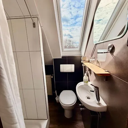 Kraus - Zentral In Bielefeld-heepen, Gratis Parken, 24h Self Check-in Hotell Bielefeld