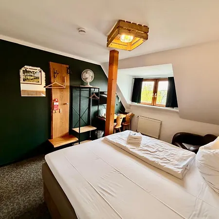 Kraus Ruhiges In Bielefeld-heepen, Kostenloser Parkplatz Hotel Bielefeld