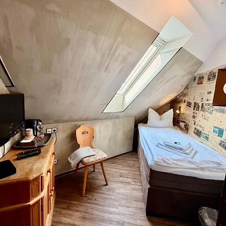 Hotell Kraus - Zentral In Bielefeld-heepen, Gratis Parken, 24h Self Check-in *