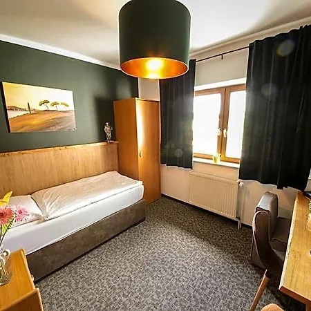 Hotel Kraus Ruhiges In Bielefeld-heepen, Kostenloser Parkplatz *