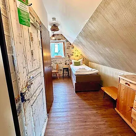 Kraus Ruhiges In Bielefeld-heepen, Kostenloser Parkplatz Hotel *