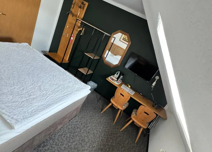 Hotel Kraus Ruhiges In Bielefeld-heepen, Kostenloser Parkplatz *