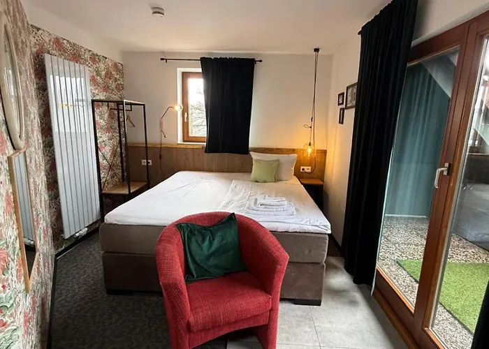 Hotel Kraus Ruhiges In Bielefeld-heepen, Kostenloser Parkplatz Bielefeld