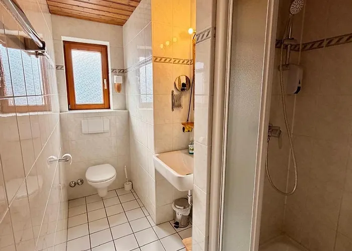 Hotel Kraus Ruhiges In Bielefeld-heepen, Kostenloser Parkplatz *